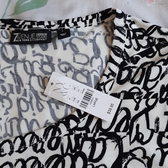NWT New York and Company L top - Picture 3 of 4